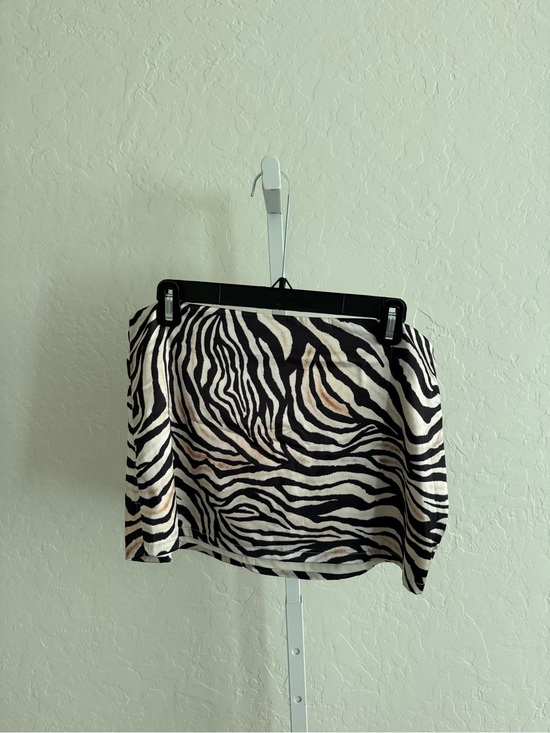 Zara Dresses & Skirts - Zara Black and White Zebra Print Mini Skirt